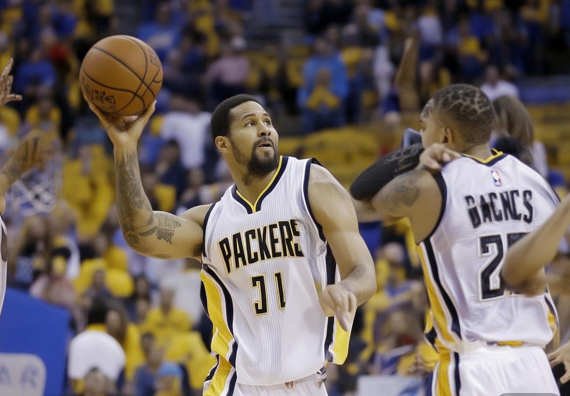 亚历山大关键球制胜，雷霆空间阵容破解步行者双塔组合，切特·霍姆格伦远投定基调